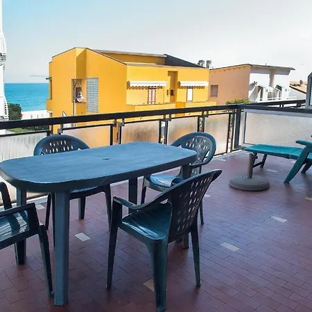 Bilocale Fronte Mare A - M029 * Marcelli